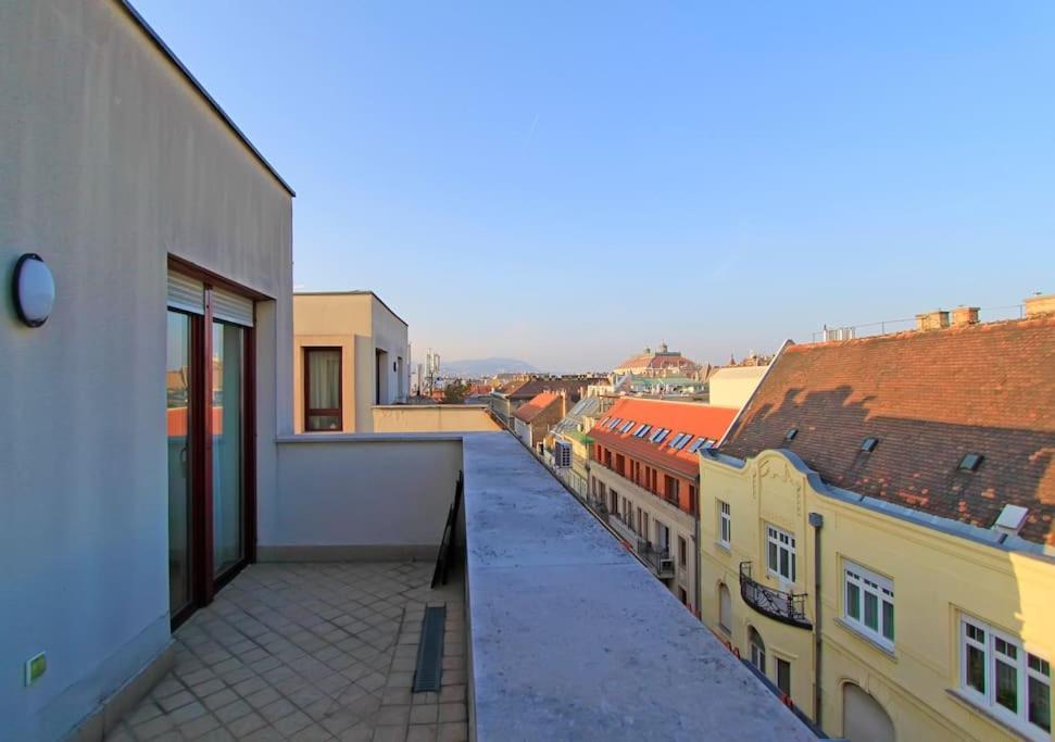 Apartament King's Court - Centre -free Garage *